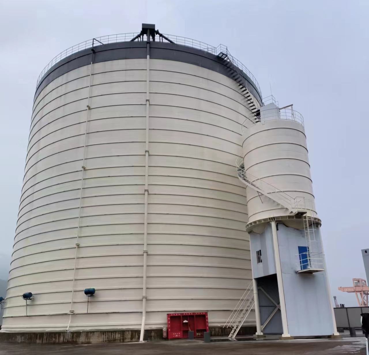 乌拉特中10万吨水泥钢板库